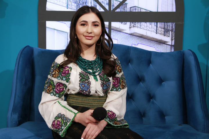 „Am o relatie frumoasa, sunt fericita si omul de langa mine ma face...” Cui ii dedica Laurentia Coptilet noua sa melodie in colaborare cu Orchestra „Lautarii” - VIDEO „Am o relatie frumoasa, sunt fericita si omul de langa mine ma face...” Cui ii dedica Laurentia Coptilet noua sa melodie in colaborare cu Orchestra „Lautarii” - VIDEO