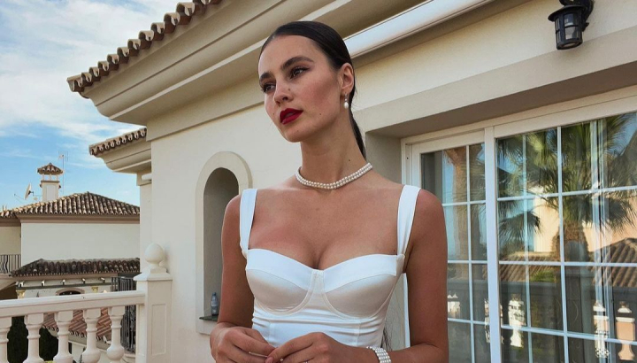 Nina Cretu a vizitat cel mai colorat oras al Italiei! Vezi ce a publicat pe Instagram - FOTO Nina Cretu a vizitat cel mai colorat oras al Italiei! Vezi ce a publicat pe Instagram - FOTO