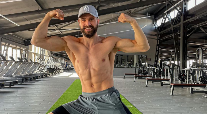 Benzile elastice - solutia perfecta pentru a-ti tonifia corpul! Petru Artene iti prezinta un antrenament pentru toate grupele de muschi - VIDEO Benzile elastice - solutia perfecta pentru a-ti tonifia corpul! Petru Artene iti prezinta un antrenament pentru toate grupele de muschi - VIDEO