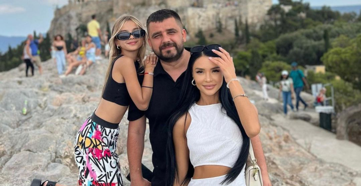 Anatolie Melnic - cu lacrimi in ochi de ziua lui de nastere! Vezi cum a fost felicitat prezentatorul de catre sotia lui, chiar la miezul noptii - VIDEO Anatolie Melnic - cu lacrimi in ochi de ziua lui de nastere! Vezi cum a fost felicitat prezentatorul de catre sotia lui, chiar la miezul noptii - VIDEO