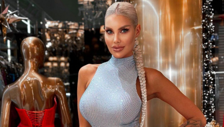 Nu ti-ai gasit inca rochiile potrivite pentru evenimentele din aceasta vara? Interpreta Laura Vetty si stilista Korina Ankin iti vin in ajutor cu cateva sfaturi - VIDEO Nu ti-ai gasit inca rochiile potrivite pentru evenimentele din aceasta vara? Interpreta Laura Vetty si stilista Korina Ankin iti vin in ajutor cu cateva sfaturi - VIDEO