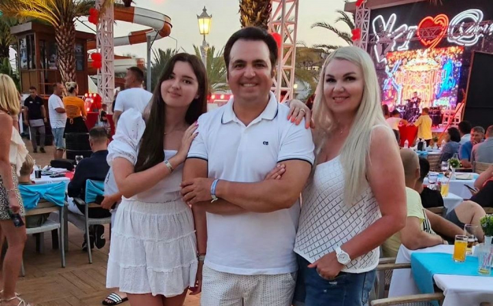 „Ma mandesc cu tine fata mea!” - Igor Cuciuc, mai emotionat ca niciodata. Vezi cum si-a felicitat fiica „Ma mandesc cu tine fata mea!” - Igor Cuciuc, mai emotionat ca niciodata. Vezi cum si-a felicitat fiica