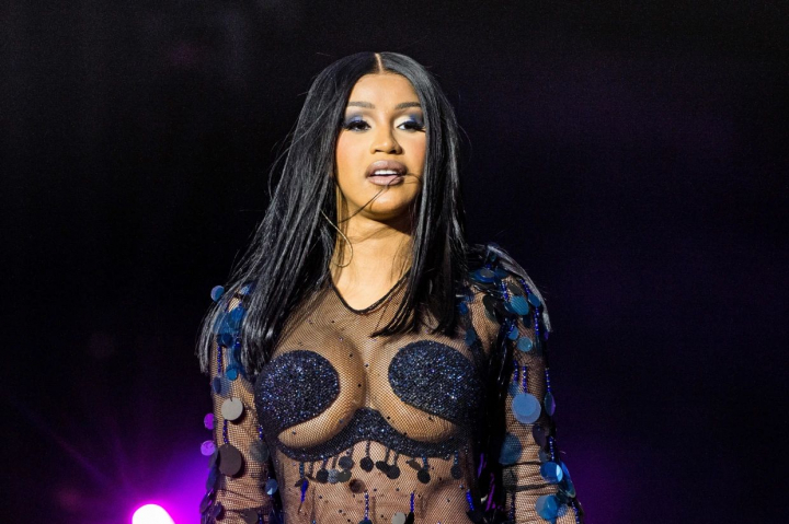 Cardi B, aparitie spectaculoasa la Saptamana Modei de la Paris - FOTO/VIDEO Cardi B, aparitie spectaculoasa la Saptamana Modei de la Paris - FOTO/VIDEO