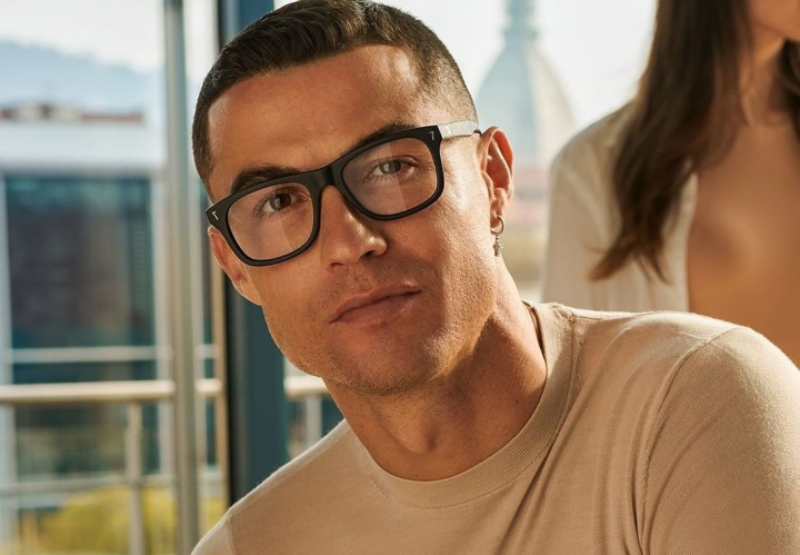 Motivul pentru care Cristiano Ronaldo isi vopseste unghiile de la picioare in negru! Si Mike Tyson face acelasi lucru - FOTO Motivul pentru care Cristiano Ronaldo isi vopseste unghiile de la picioare in negru! Si Mike Tyson face acelasi lucru - FOTO