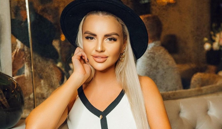 Diana Grigor si-a schimbat look-ul! Interpreta a renuntat la parul lung - VIDEO Diana Grigor si-a schimbat look-ul! Interpreta a renuntat la parul lung - VIDEO