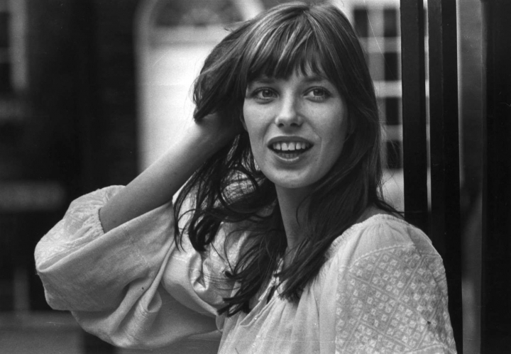 Povestea de viata a actritei si cantaretei Jane Birkin. Pentru ea s-a creat celebra geanta Hermes Birkin Povestea de viata a actritei si cantaretei Jane Birkin. Pentru ea s-a creat celebra geanta Hermes Birkin