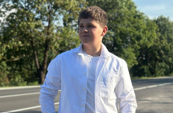 Oleg Spinu si-a surprins fanii cu o noua premiera muzicala! Interpretul a lansat piesa „E ziua ta” si videoclipul acesteia: „O mandrie pentru toti” - VIDEO