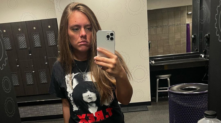 O tanara a pus pe TikTok clipuri in care se auzeau tipete din casa vecina si a chemat politia. A fost uimita de ce s-a intamplat apoi - VIDEO O tanara a pus pe TikTok clipuri in care se auzeau tipete din casa vecina si a chemat politia. A fost uimita de ce s-a intamplat apoi - VIDEO