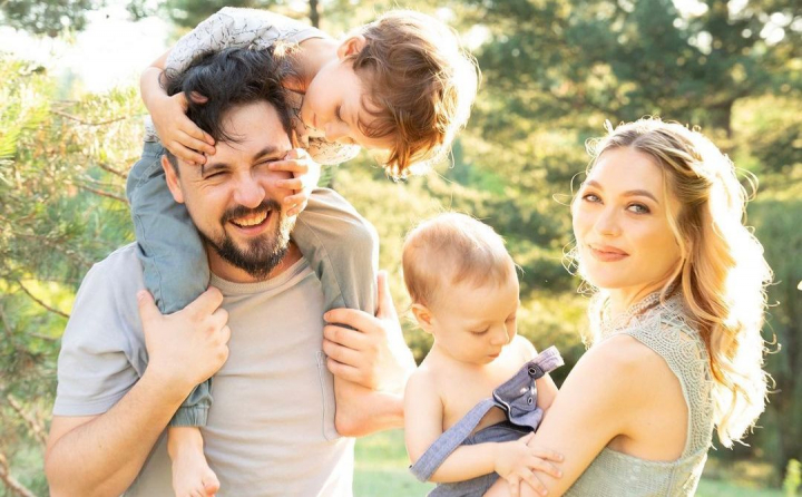 Sarbatoare in familia interpretei Gloria Gorceag! Fiul acesteia, Leo, a implinit 5 anisori: „Ce repede trec anii” - FOTO Sarbatoare in familia interpretei Gloria Gorceag! Fiul acesteia, Leo, a implinit 5 anisori: „Ce repede trec anii” - FOTO