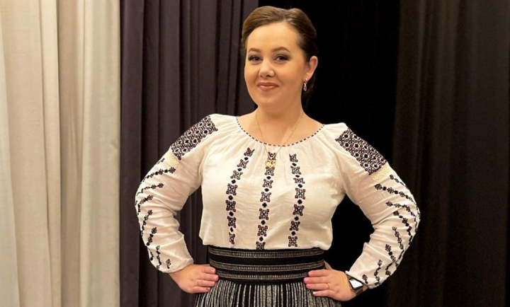 Romina Spinu si Fratii Stefanet au lansat un videoclip nou la piesa „Ista-i jiocul tineresc” - VIDEO Romina Spinu si Fratii Stefanet au lansat un videoclip nou la piesa „Ista-i jiocul tineresc” - VIDEO