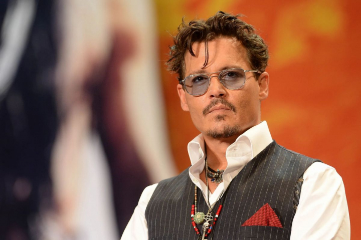 Motivul pentru care Johnny Depp si-ar fi pierdut cunostinta la Budapesta. Postarea virala care i-a dezamagit pe fani - FOTO Motivul pentru care Johnny Depp si-ar fi pierdut cunostinta la Budapesta. Postarea virala care i-a dezamagit pe fani - FOTO