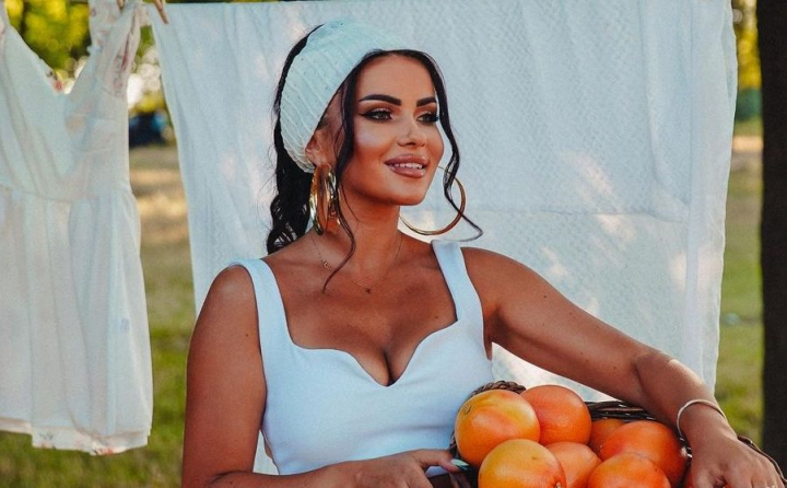 Asemanare izbitoare intre Tatiana Maxian si Nadin Serovski! Ce mesaj a publicat bloggerita pe social media - FOTO Asemanare izbitoare intre Tatiana Maxian si Nadin Serovski! Ce mesaj a publicat bloggerita pe social media - FOTO