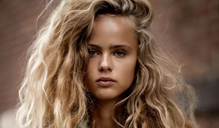 Ghidul sprancenelor – cum sa identifici forma potrivita tie Ghidul sprancenelor – cum sa identifici forma potrivita tie