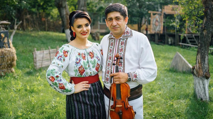 Mihaela Tabura si Orchestra Lautarii au lansat o noua piesa! Cum suna „Sa traiasca neamul meu” - VIDEO Mihaela Tabura si Orchestra Lautarii au lansat o noua piesa! Cum suna „Sa traiasca neamul meu” - VIDEO