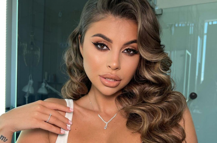 Imagini induiosatoare! Modelul Ilinca Sturzescu si fiul ei, Timur, au fost externati din maternitate - FOTO