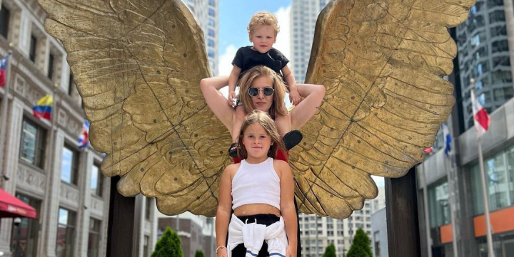 Fiul interpretei Karizma a implinit 2 anisori! Ce postare emotionanta a facut artista pe pagina ei de Instagram: „Adoram sa te pupam 24/7” - VIDEO Fiul interpretei Karizma a implinit 2 anisori! Ce postare emotionanta a facut artista pe pagina ei de Instagram: „Adoram sa te pupam 24/7” - VIDEO