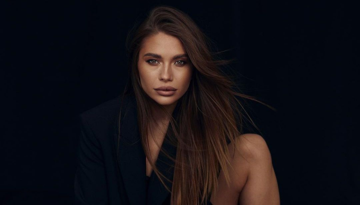 Asa cum nu ai mai vazut-o pana acum! Cum arata Gabriella Damir acum 16 ani - FOTO Asa cum nu ai mai vazut-o pana acum! Cum arata Gabriella Damir acum 16 ani - FOTO