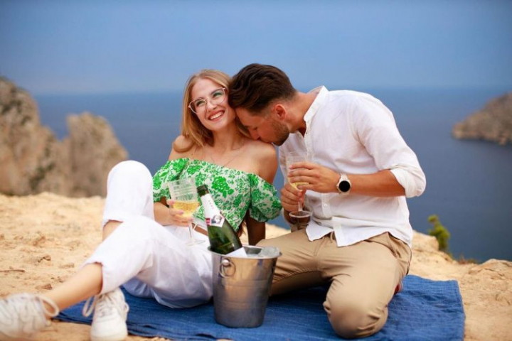 Adriana Babin a jucat nunta! Mireasa a radiat de fericire si a schimbat trei tinute - FOTO/VIDEO Adriana Babin a jucat nunta! Mireasa a radiat de fericire si a schimbat trei tinute - FOTO/VIDEO