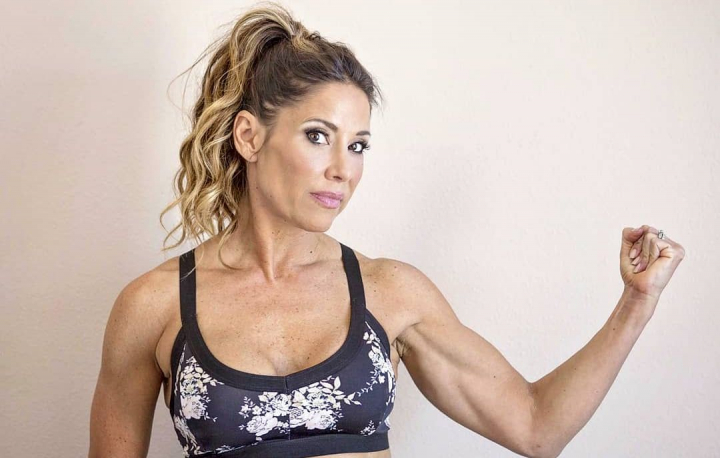 Are 55 de ani si se mandreste cu o silueta de invidiat: „Nu e niciodata prea tarziu ca sa fii in forma” - FOTO/VIDEO Are 55 de ani si se mandreste cu o silueta de invidiat: „Nu e niciodata prea tarziu ca sa fii in forma” - FOTO/VIDEO