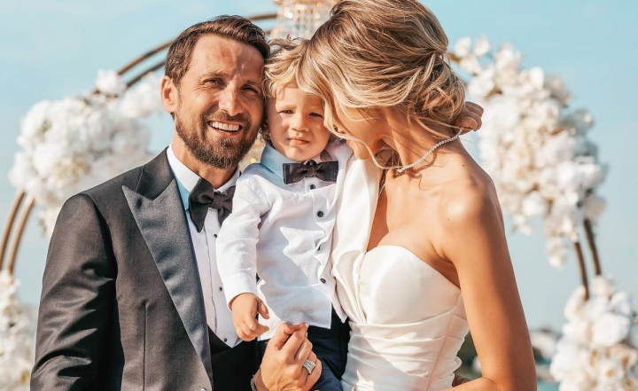 Dani Otil si Gabriela Prisacariu, nunta ca in povesti. Mireasa lui Otil, absolut superba. Imagini de la petrecerea de la piscina Dani Otil si Gabriela Prisacariu, nunta ca in povesti. Mireasa lui Otil, absolut superba. Imagini de la petrecerea de la piscina