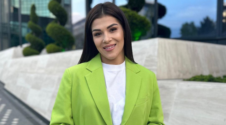 Perfect asortati! Cum si-au facut aparitia Anastasia Nichita si logodnicul ei, Valeriu Mircea la o nunta - FOTO Perfect asortati! Cum si-au facut aparitia Anastasia Nichita si logodnicul ei, Valeriu Mircea la o nunta - FOTO