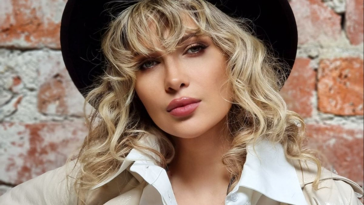 Lora, despre boala care i-a dat batai de cap: „Eram umflata si simteam ca ma tine pielea. Ma bucur tare ca am aflat” Lora, despre boala care i-a dat batai de cap: „Eram umflata si simteam ca ma tine pielea. Ma bucur tare ca am aflat”