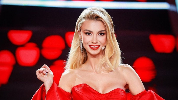 Cum arata casa de 850 de mii de euro a Andreei Balan! Proprietatea detine studio de inregistrari si 5 bai - VIDEO Cum arata casa de 850 de mii de euro a Andreei Balan! Proprietatea detine studio de inregistrari si 5 bai - VIDEO