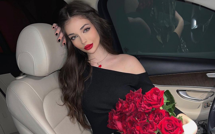 Andreea Bostanica - sincera cu fanii ei! Ce a raspuns bloggerita cand a fost intrebata daca are iubit - VIDEO