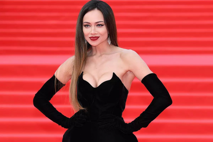 Nastasya Samburskaya s-a transformat in copia fidela a lui Megan Fox! Cum a aparut in cea mai recenta sedinta foto - FOTO Nastasya Samburskaya s-a transformat in copia fidela a lui Megan Fox! Cum a aparut in cea mai recenta sedinta foto - FOTO