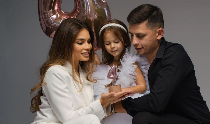 Fiica Dianei Rimis a implinit 4 ani! Ce mesaj de felicitare a scris bloggerita pentru Stefania - FOTO Fiica Dianei Rimis a implinit 4 ani! Ce mesaj de felicitare a scris bloggerita pentru Stefania - FOTO