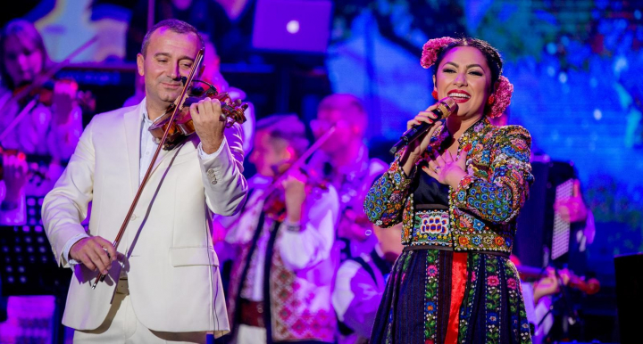 Andra a implinit 37 de ani! Cum a fost felicitata de catre Vasile Advahov: „Stii ca tin la tine ca la...” - FOTO Andra a implinit 37 de ani! Cum a fost felicitata de catre Vasile Advahov: „Stii ca tin la tine ca la...” - FOTO