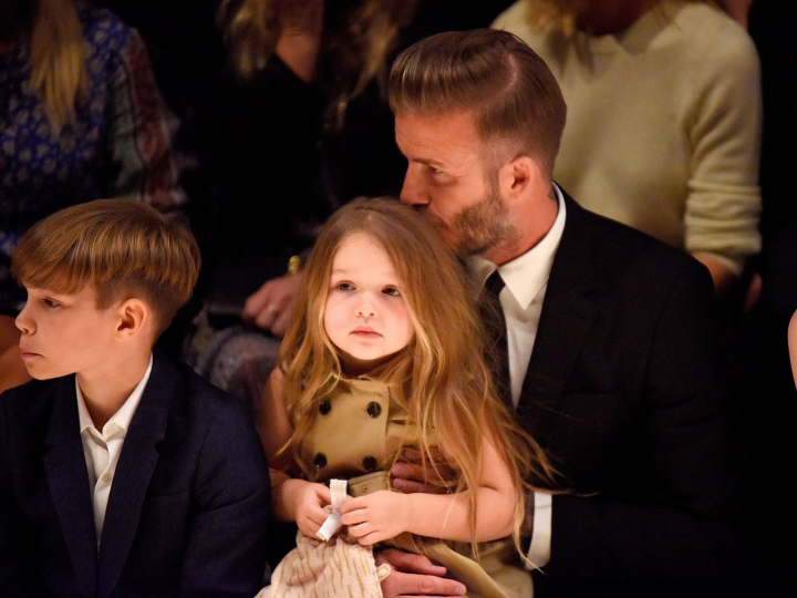 Cat de mare a crescut Harper Beckham! Fiica fostului fotbalist e combinatia perfecta dintre David si Victoria Beckham - FOTO Cat de mare a crescut Harper Beckham! Fiica fostului fotbalist e combinatia perfecta dintre David si Victoria Beckham - FOTO