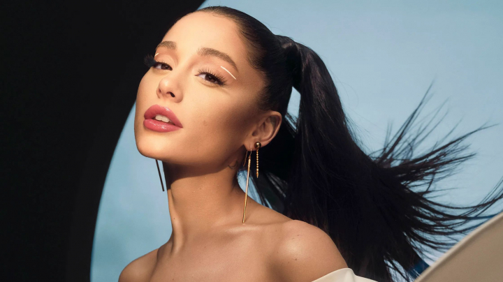 Top 3 vedete din Republica Moldova care pot fi confundate cu interpreta Ariana Grande. Asemanarea este izbitoare - FOTO Top 3 vedete din Republica Moldova care pot fi confundate cu interpreta Ariana Grande. Asemanarea este izbitoare - FOTO