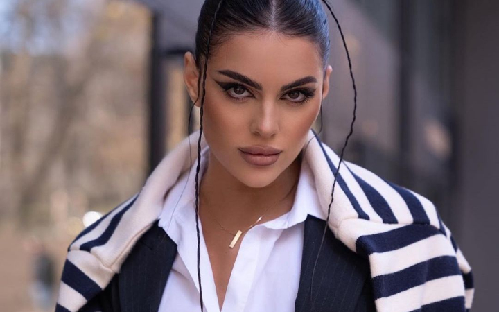 Diana Brescan a atras toate privirile la un eveniment monden de la Bucuresti! Ce tinuta memorabila a purtat interpreta - FOTO Diana Brescan a atras toate privirile la un eveniment monden de la Bucuresti! Ce tinuta memorabila a purtat interpreta - FOTO