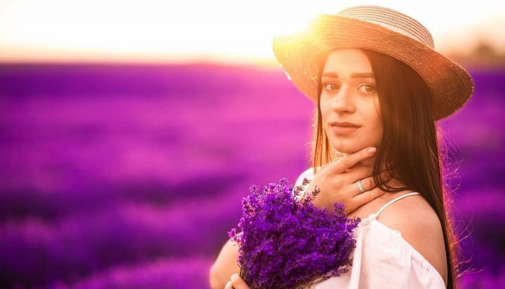 Daniela Cheltuitor a implinit 27 de ani! De ce surpriza a avut parte bloggerita la miezul noptii, dar si ce mesaj a publicat pe social media, nasa acesteia - VIDEO