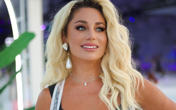 Spune tot sau iti ia gura foc! Ce bolid de lux conduce Natalia Gordienko, dar si cu ce vedeta din Moldova ar petrece o noapte amoroasa - VIDEO Spune tot sau iti ia gura foc! Ce bolid de lux conduce Natalia Gordienko, dar si cu ce vedeta din Moldova ar petrece o noapte amoroasa - VIDEO