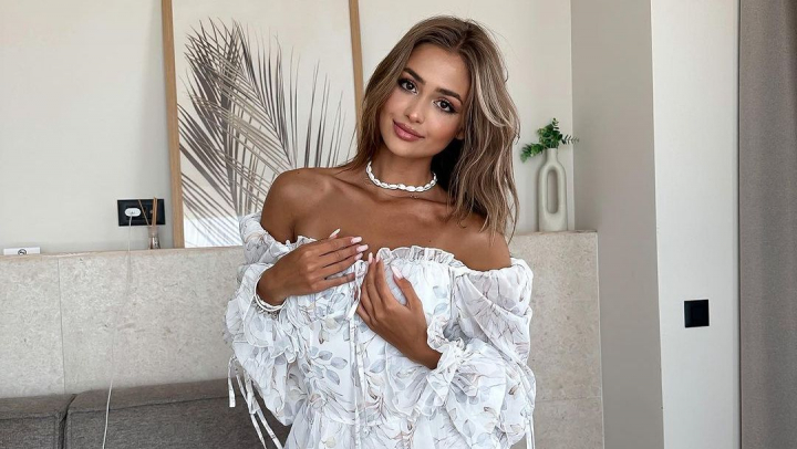 Iuliana Beregoi si-a facut 2 tatuaje in aceeasi zi! Cum arata acestea, dar si ce semnificatie au: „Sunt cu capul in nori” - VIDEO Iuliana Beregoi si-a facut 2 tatuaje in aceeasi zi! Cum arata acestea, dar si ce semnificatie au: „Sunt cu capul in nori” - VIDEO