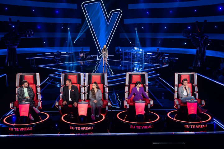 Adriana Gavrila, profesoara de romana cu suflet de artist! Cum a evoluat aceasta pe scena de la Vocea Romaniei - VIDEO