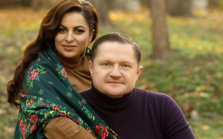 Veaceslav si Victoria Stefanet sarbatoresc nunta de cristal! Cum aratau sotii cu 15 ani in urma, in ziua nuntii lor: „Ne-am crescut si ne-am educat unul pe altul” - FOTO Veaceslav si Victoria Stefanet sarbatoresc nunta de cristal! Cum aratau sotii cu 15 ani in urma, in ziua nuntii lor: „Ne-am crescut si ne-am educat unul pe altul” - FOTO