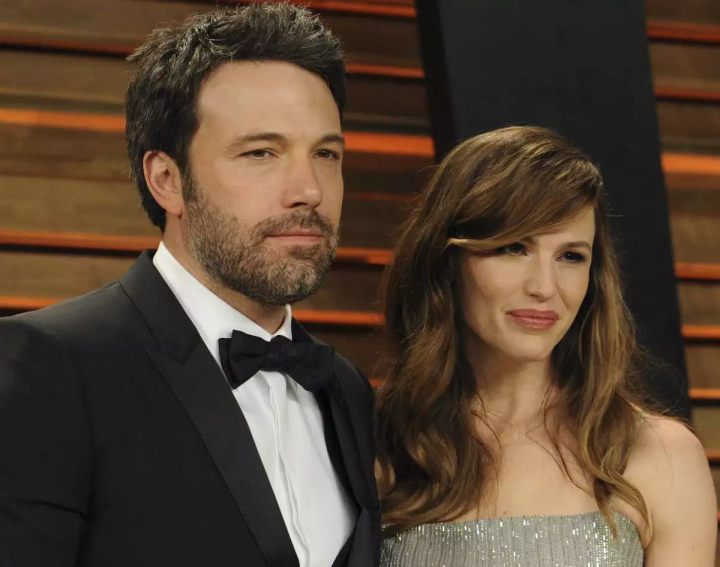 Ben Affleck, apropiere suspecta de fosta nevasta. Cum a fost vazut actorul alaturi de Jennifer Garner - FOTO/VIDEO Ben Affleck, apropiere suspecta de fosta nevasta. Cum a fost vazut actorul alaturi de Jennifer Garner - FOTO/VIDEO