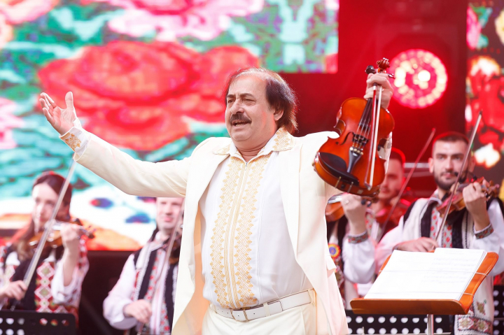 Nicolae Botgros - concert grandios la 70 de ani! Cum a fost atmosfera in cadrul evenimentului, dar si cat de entuziasmati au fost cei peste 5 mii de spectatori: „Dorinta mea este...” - VIDEO Nicolae Botgros - concert grandios la 70 de ani! Cum a fost atmosfera in cadrul evenimentului, dar si cat de entuziasmati au fost cei peste 5 mii de spectatori: „Dorinta mea este...” - VIDEO