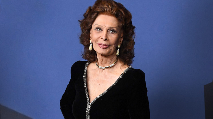 Sophia Loren, dusa de urgenta la spital. Celebra actrita a ajuns in sala de operatii Sophia Loren, dusa de urgenta la spital. Celebra actrita a ajuns in sala de operatii