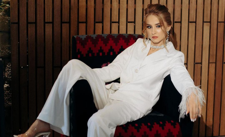 Naista Adriana Babin a dezvaluit ce a costat-o cel mai scump in organizarea nuntii sale, dar si cate rochii de mireasa a purtat: „Este vorba de zeci de mii de euro” - VIDEO Naista Adriana Babin a dezvaluit ce a costat-o cel mai scump in organizarea nuntii sale, dar si cate rochii de mireasa a purtat: „Este vorba de zeci de mii de euro” - VIDEO