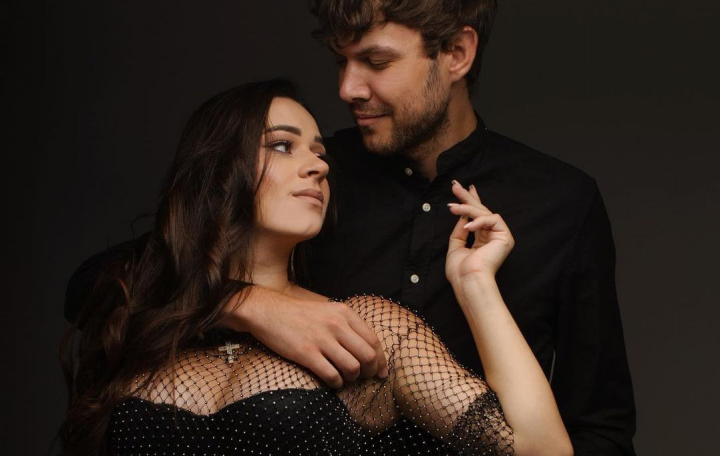 Te trec fiorii! Daniela Cheltuitor - fotografii emotionante din sala de nastere, alaturi de sotul si fiul ei - GALERIE FOTO Te trec fiorii! Daniela Cheltuitor - fotografii emotionante din sala de nastere, alaturi de sotul si fiul ei - GALERIE FOTO