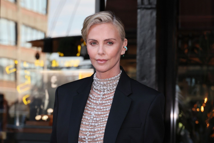 Charlize Theron, aparitie rara alaturi de fiica ei, Jackson. Unde au fost surprinse cele doua - FOTO Charlize Theron, aparitie rara alaturi de fiica ei, Jackson. Unde au fost surprinse cele doua - FOTO