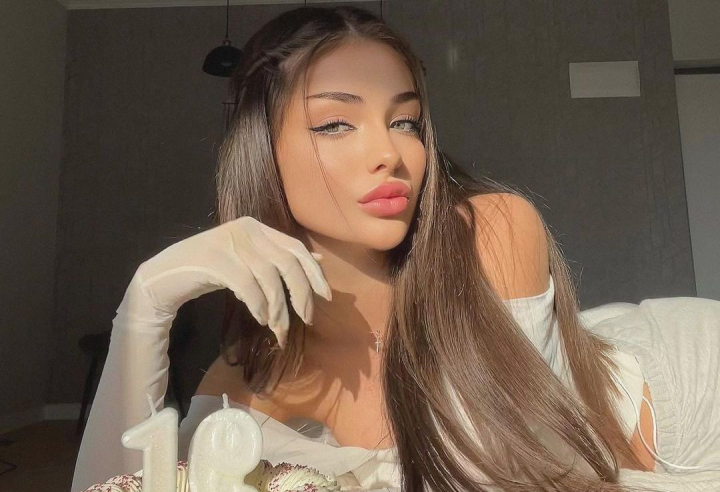 Andreea Bostanica a implinit 19 ani! Cum arata colierul cu diamante de aproape 70 de mii de lei pe care l-a primit in dar - FOTO/VIDEO Andreea Bostanica a implinit 19 ani! Cum arata colierul cu diamante de aproape 70 de mii de lei pe care l-a primit in dar - FOTO/VIDEO