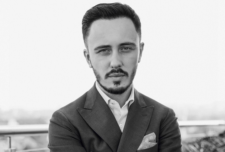 Roman Burlaca - marturisiri despre viata de familie! Afla cum se numea viata regizorului daca era un film, dar si ce ar alege dintre un an fara bani sau unul fara telefon- VIDEO Roman Burlaca - marturisiri despre viata de familie! Afla cum se numea viata regizorului daca era un film, dar si ce ar alege dintre un an fara bani sau unul fara telefon- VIDEO