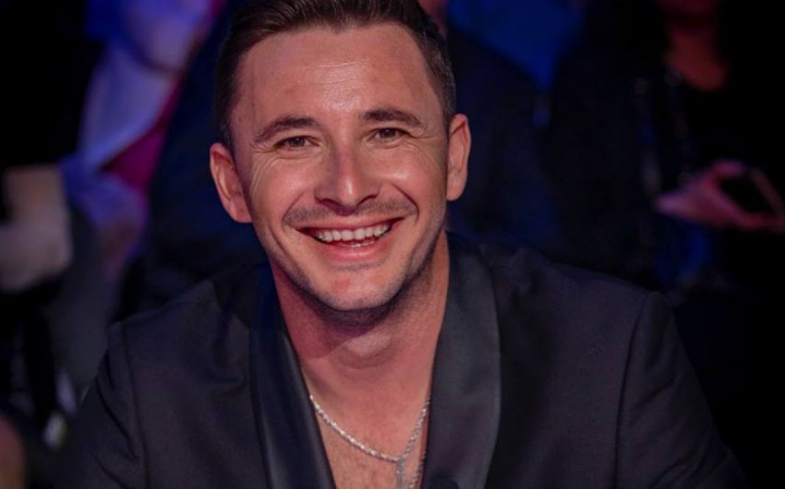 Emilian Cretu „isi tine in brate visul”! Actorul, surprins la maternitate - FOTO/VIDEO Emilian Cretu „isi tine in brate visul”! Actorul, surprins la maternitate - FOTO/VIDEO