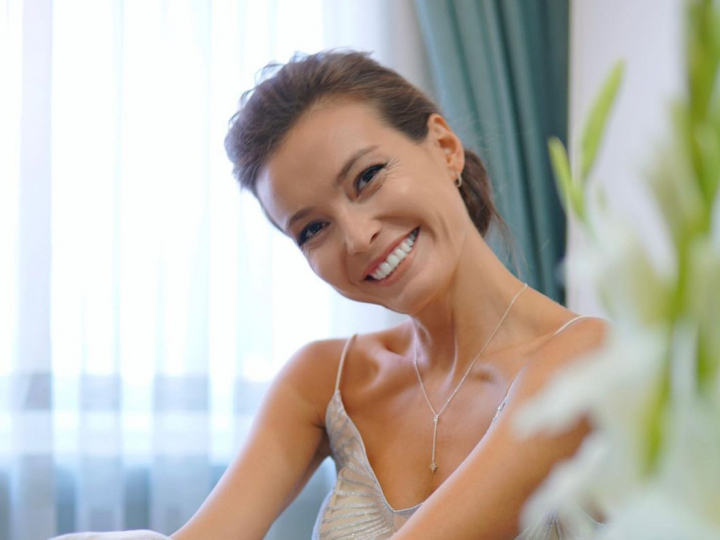 Terapia prin arta poate fi o modalitate de a transmite un mesaj! Victoria Morozov: „Eu sunt om de teritoriu si asta sa ma dezbrac a fost o provocare pentru mine” - VIDEO