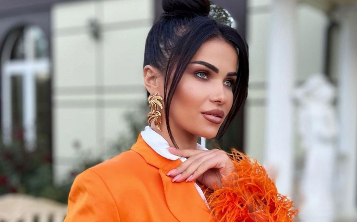 Ca o adevarata fashionista! Tatiana Maxian si-a uimit fanii cu doua tinute din denim - VIDEO